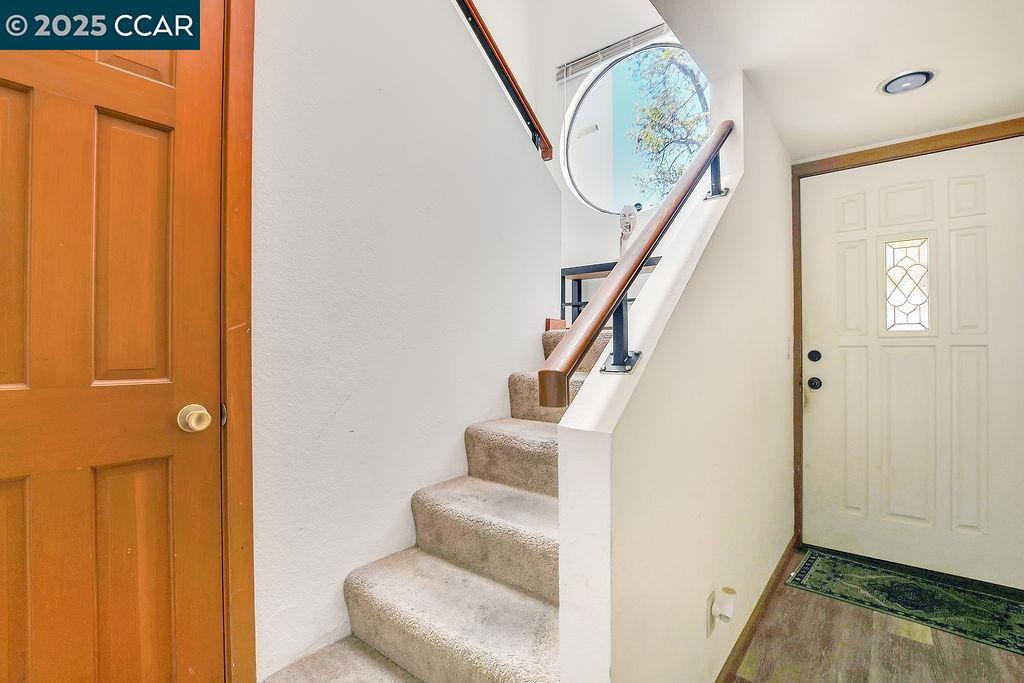 Detail Gallery Image 15 of 27 For 130 Creekside Ct, El Sobrante,  CA 94803 - 2 Beds | 2 Baths