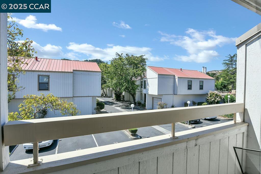 Detail Gallery Image 22 of 27 For 130 Creekside Ct, El Sobrante,  CA 94803 - 2 Beds | 2 Baths