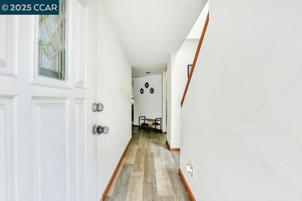 Detail Gallery Image 4 of 27 For 130 Creekside Ct, El Sobrante,  CA 94803 - 2 Beds | 2 Baths