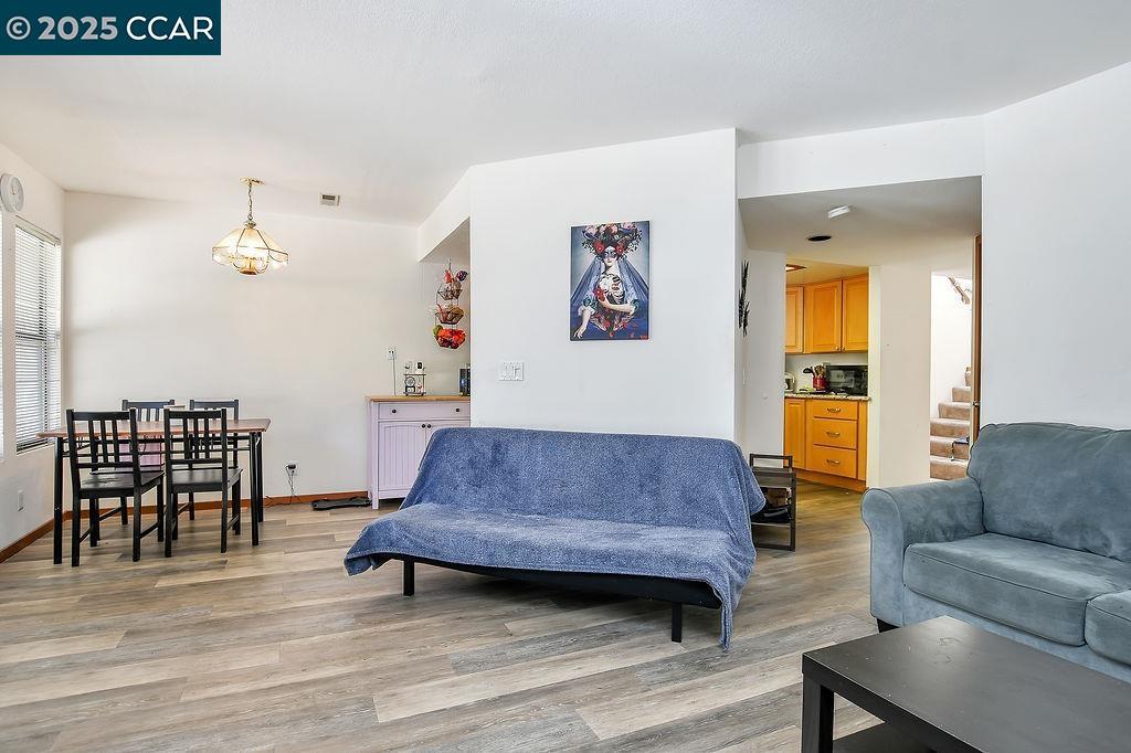 Detail Gallery Image 6 of 27 For 130 Creekside Ct, El Sobrante,  CA 94803 - 2 Beds | 2 Baths