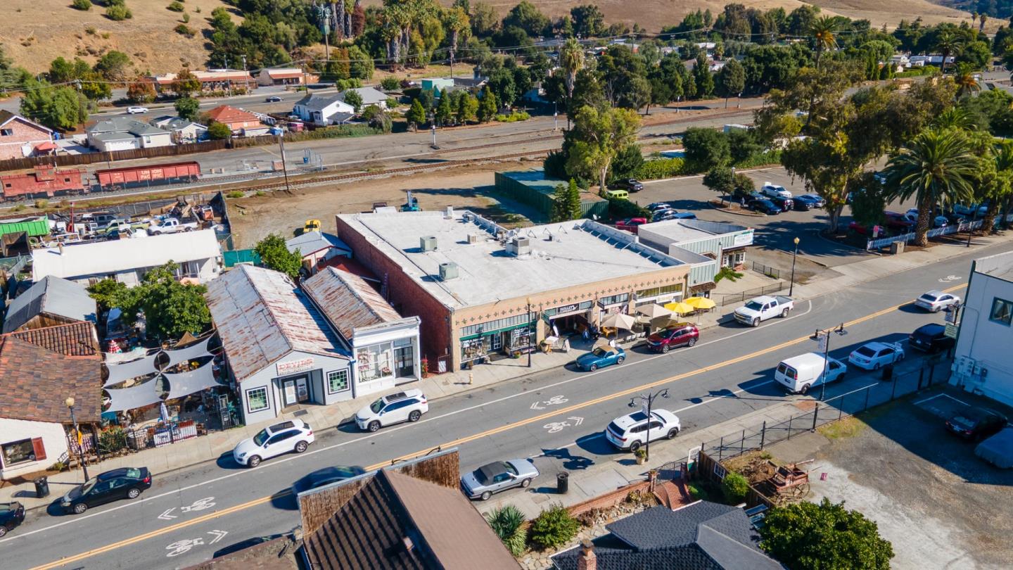 Detail Gallery Image 3 of 8 For 37372 Niles Blvd, Fremont,  CA 94536 - – Beds | – Baths