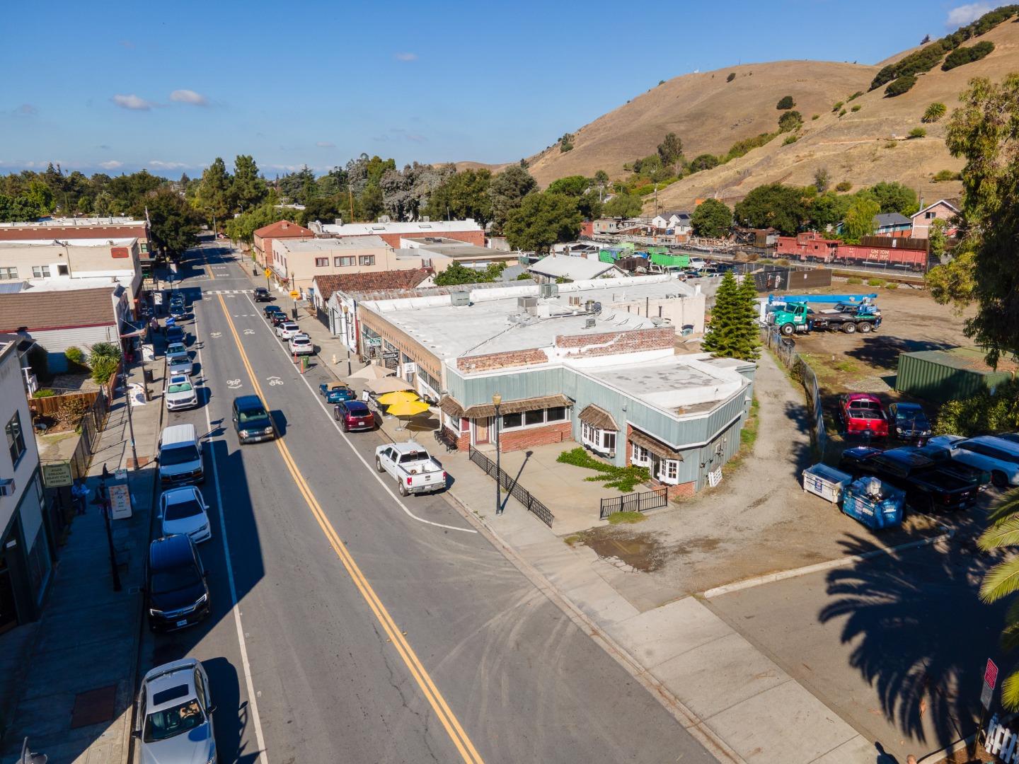 Detail Gallery Image 7 of 8 For 37372 Niles Blvd, Fremont,  CA 94536 - – Beds | – Baths