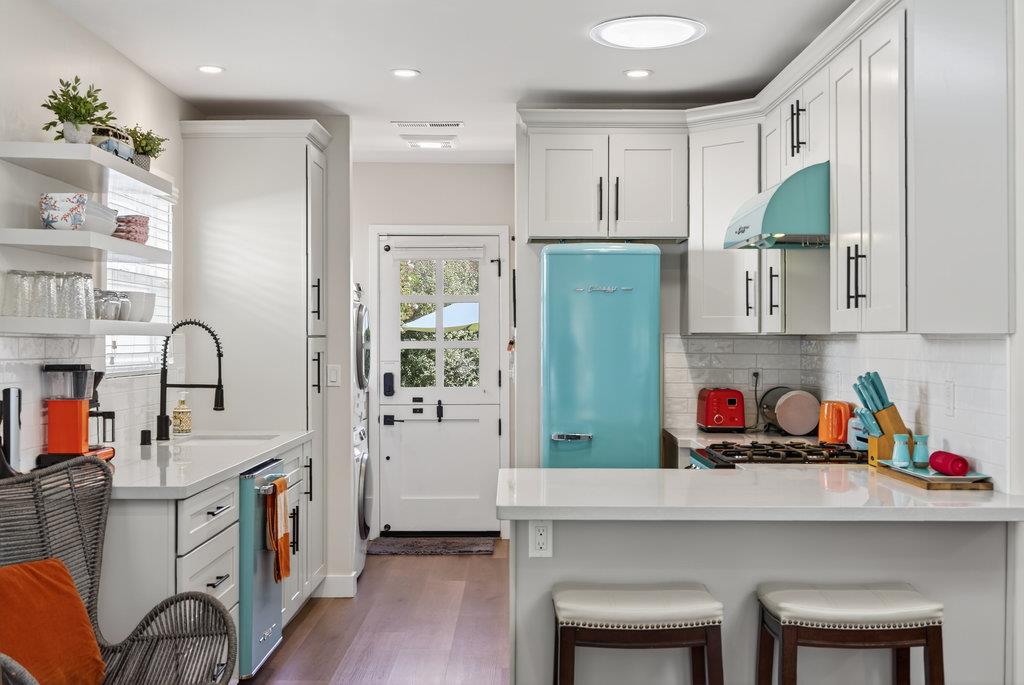 Detail Gallery Image 12 of 44 For 425 Riverview Ave, Capitola,  CA 95010 - 2 Beds | 1 Baths