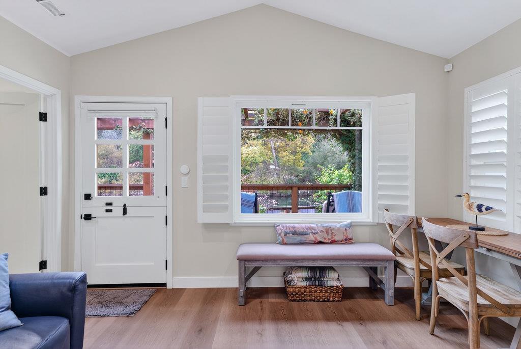 Detail Gallery Image 7 of 44 For 425 Riverview Ave, Capitola,  CA 95010 - 2 Beds | 1 Baths