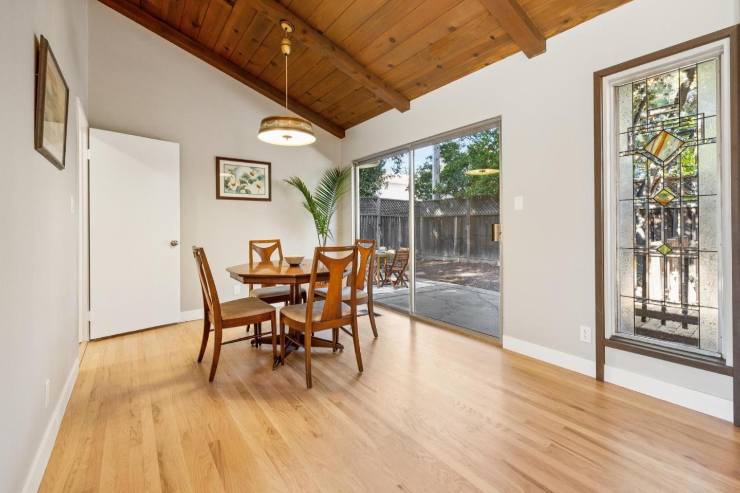 Detail Gallery Image 12 of 36 For 141 Carlisle Way, Sunnyvale,  CA 94087 - 3 Beds | 2 Baths