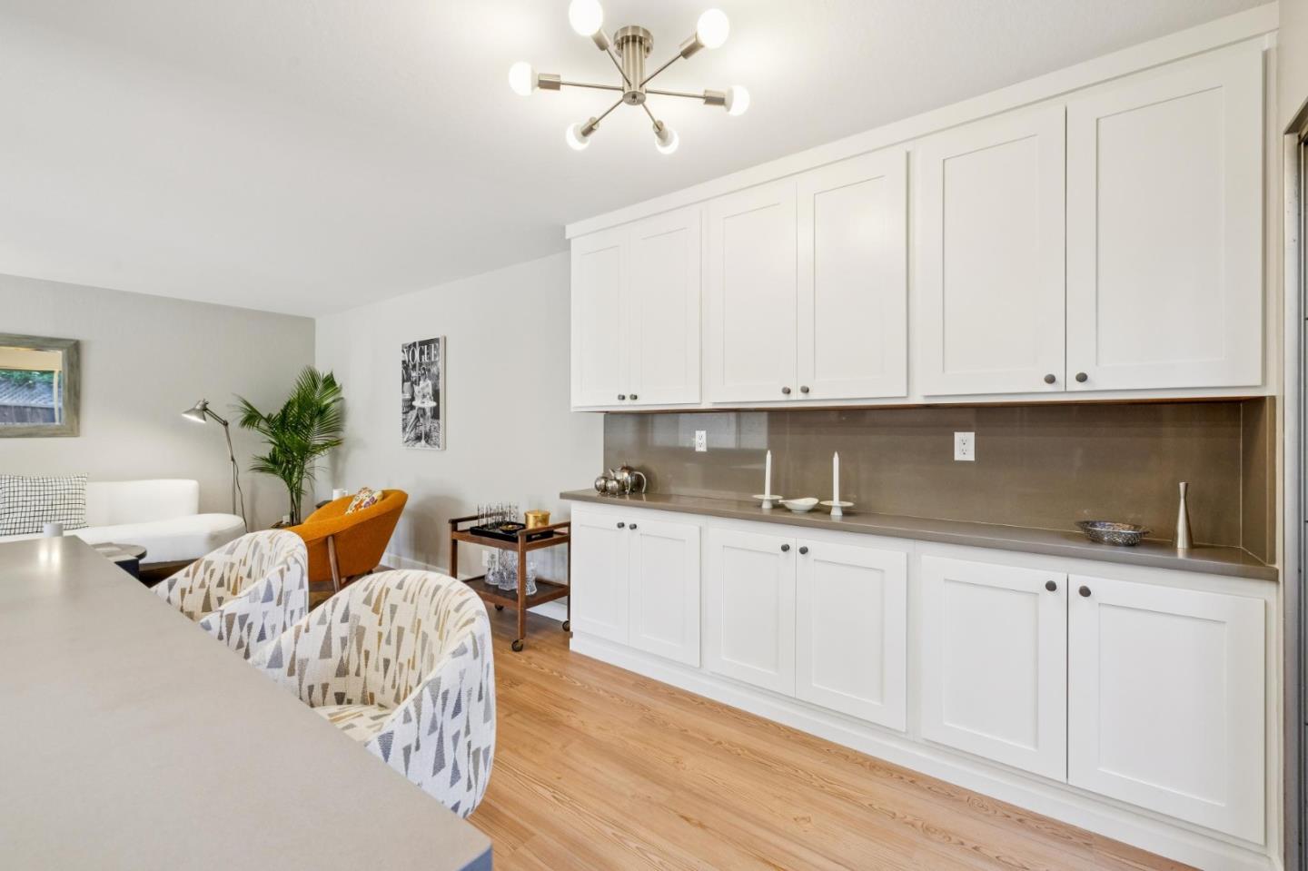 Detail Gallery Image 19 of 36 For 141 Carlisle Way, Sunnyvale,  CA 94087 - 3 Beds | 2 Baths