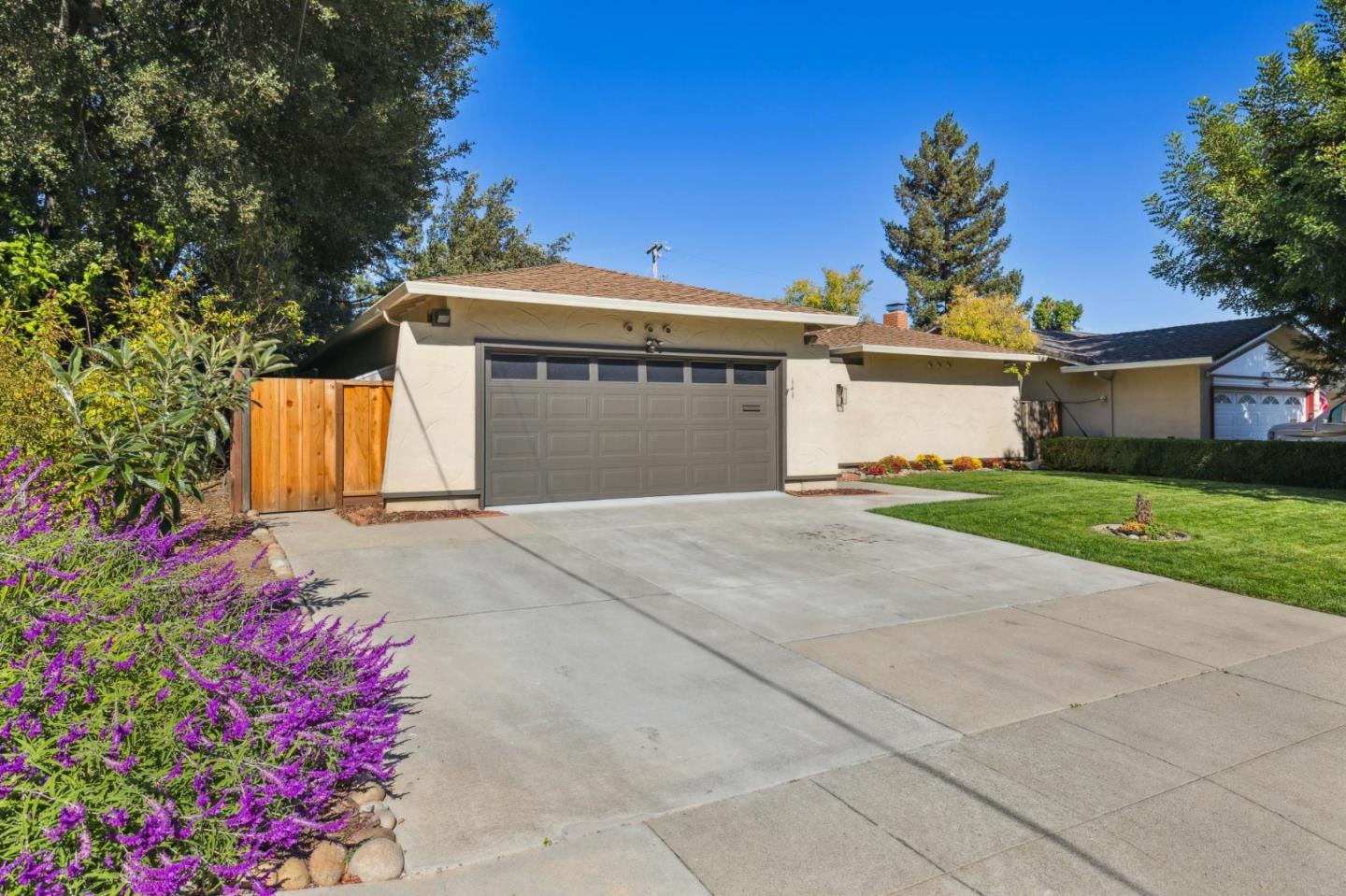 Detail Gallery Image 2 of 36 For 141 Carlisle Way, Sunnyvale,  CA 94087 - 3 Beds | 2 Baths