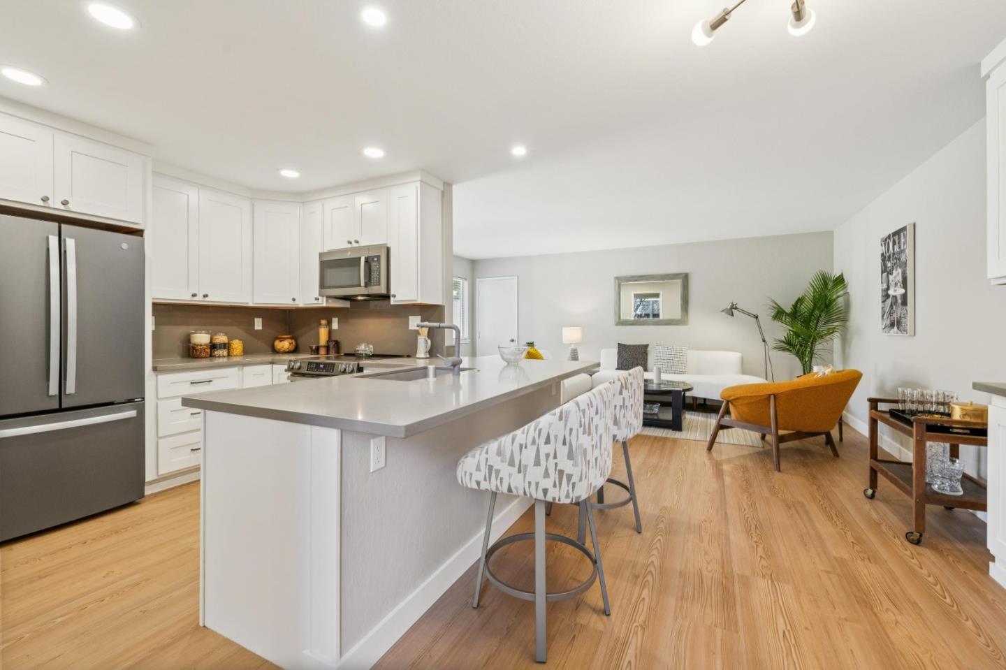 Detail Gallery Image 20 of 36 For 141 Carlisle Way, Sunnyvale,  CA 94087 - 3 Beds | 2 Baths