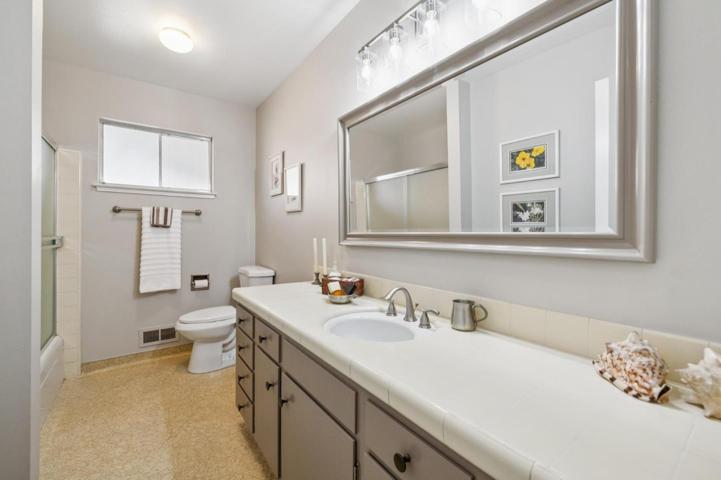 Detail Gallery Image 30 of 36 For 141 Carlisle Way, Sunnyvale,  CA 94087 - 3 Beds | 2 Baths