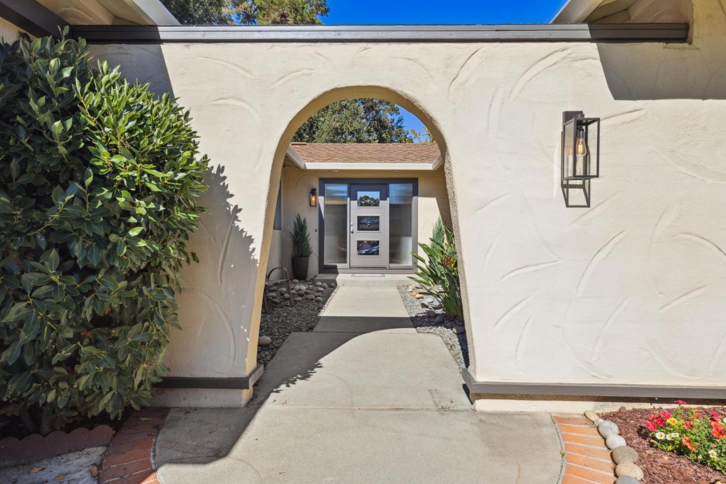 Detail Gallery Image 4 of 36 For 141 Carlisle Way, Sunnyvale,  CA 94087 - 3 Beds | 2 Baths