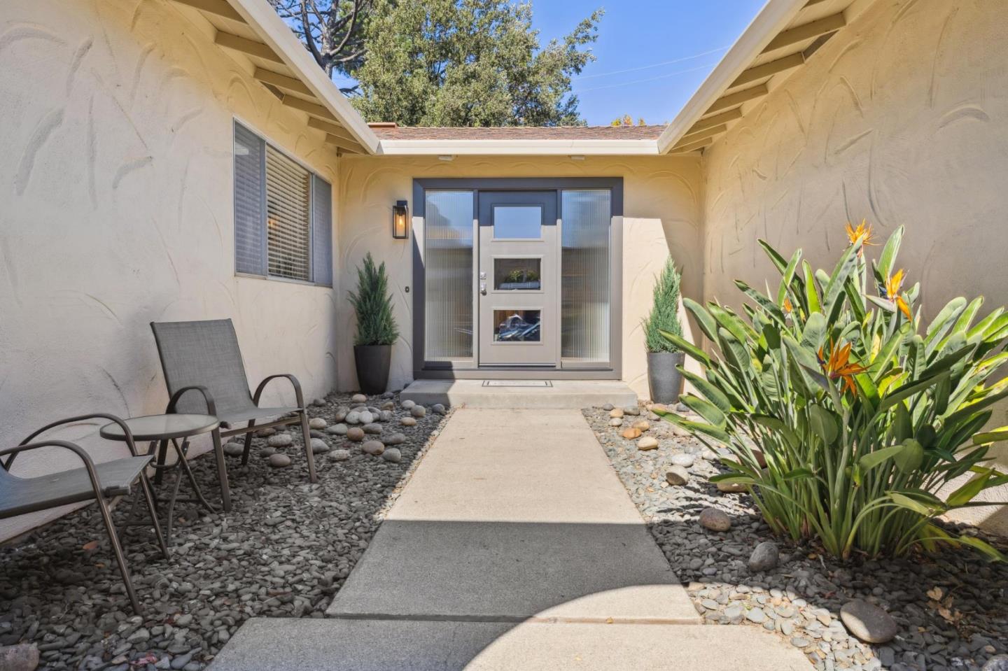 Detail Gallery Image 5 of 36 For 141 Carlisle Way, Sunnyvale,  CA 94087 - 3 Beds | 2 Baths