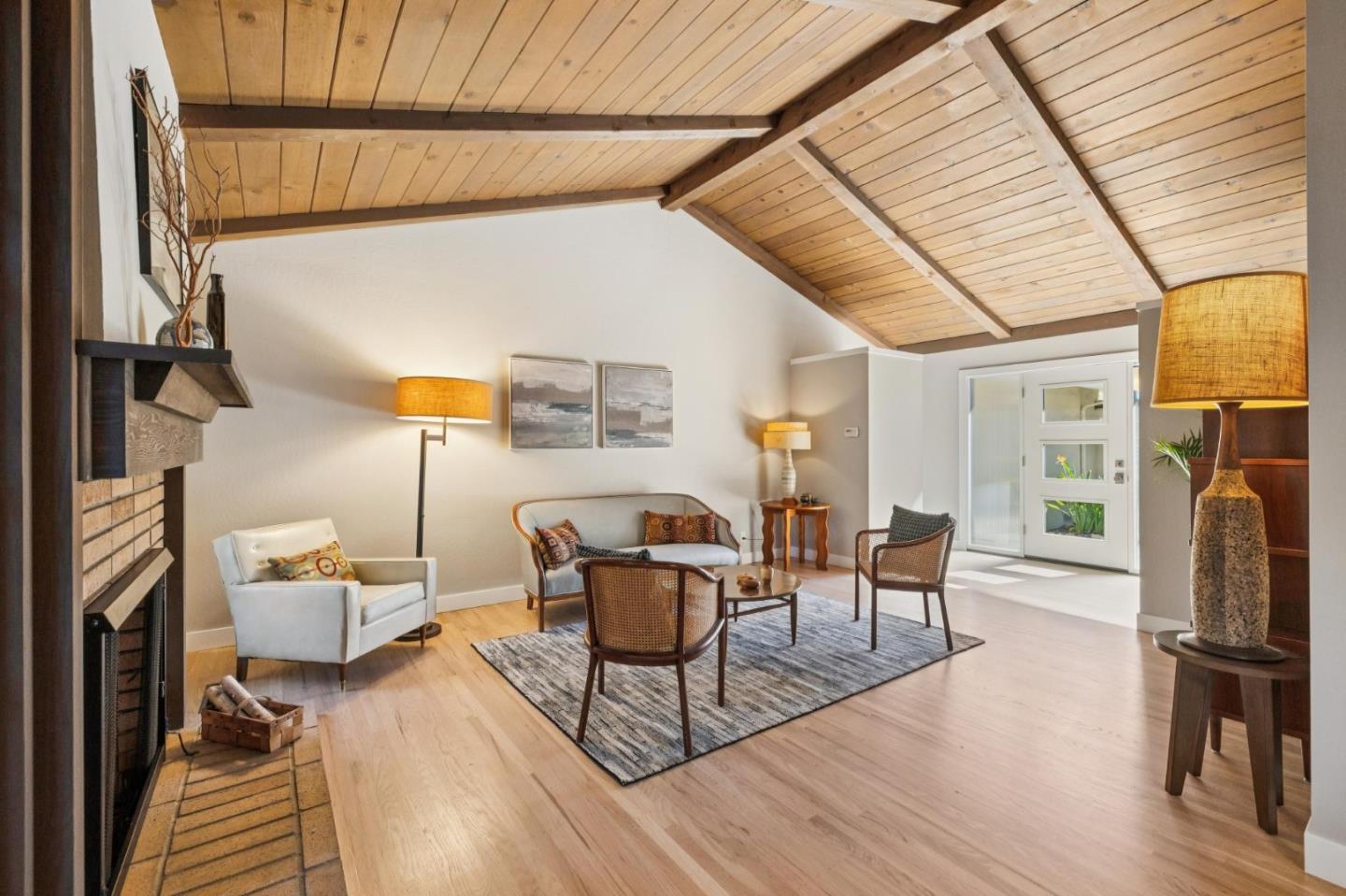 Detail Gallery Image 6 of 36 For 141 Carlisle Way, Sunnyvale,  CA 94087 - 3 Beds | 2 Baths