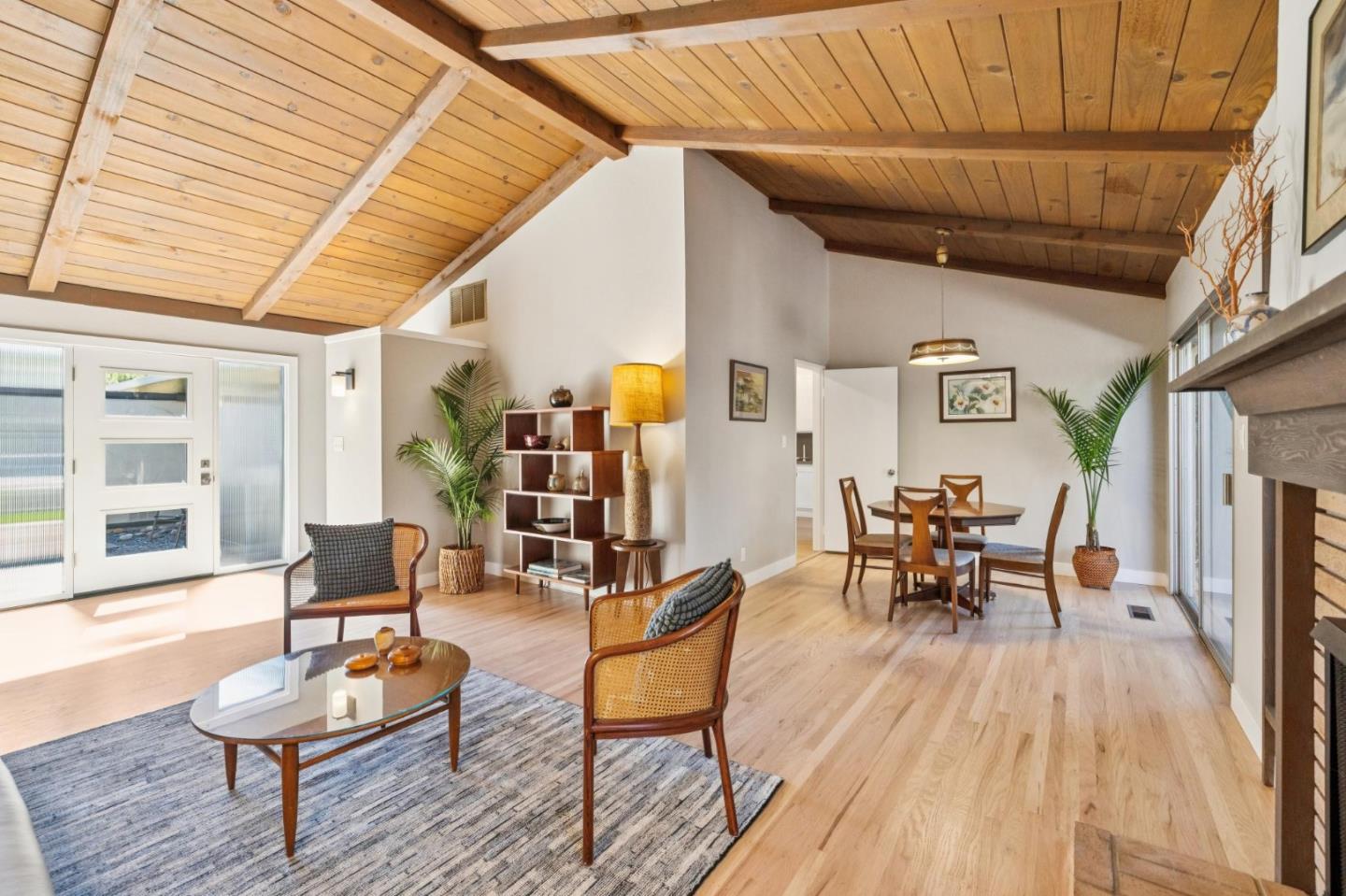 Detail Gallery Image 7 of 36 For 141 Carlisle Way, Sunnyvale,  CA 94087 - 3 Beds | 2 Baths