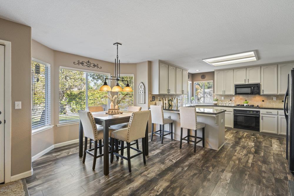 Detail Gallery Image 17 of 51 For 2230 Ventana Ct, Hollister,  CA 95023 - 4 Beds | 3 Baths