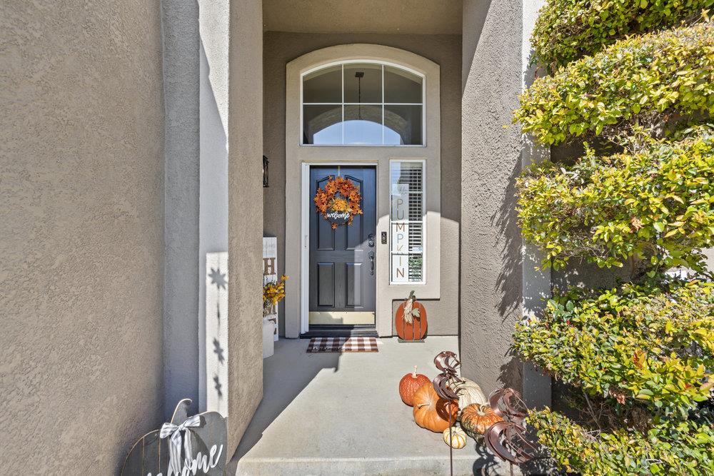 Detail Gallery Image 4 of 51 For 2230 Ventana Ct, Hollister,  CA 95023 - 4 Beds | 3 Baths