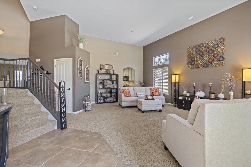 Detail Gallery Image 8 of 51 For 2230 Ventana Ct, Hollister,  CA 95023 - 4 Beds | 3 Baths