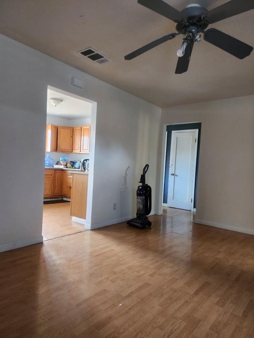 Detail Gallery Image 6 of 14 For 50 Linscheid Dr, Pittsburg,  CA 94565 - 3 Beds | 1 Baths