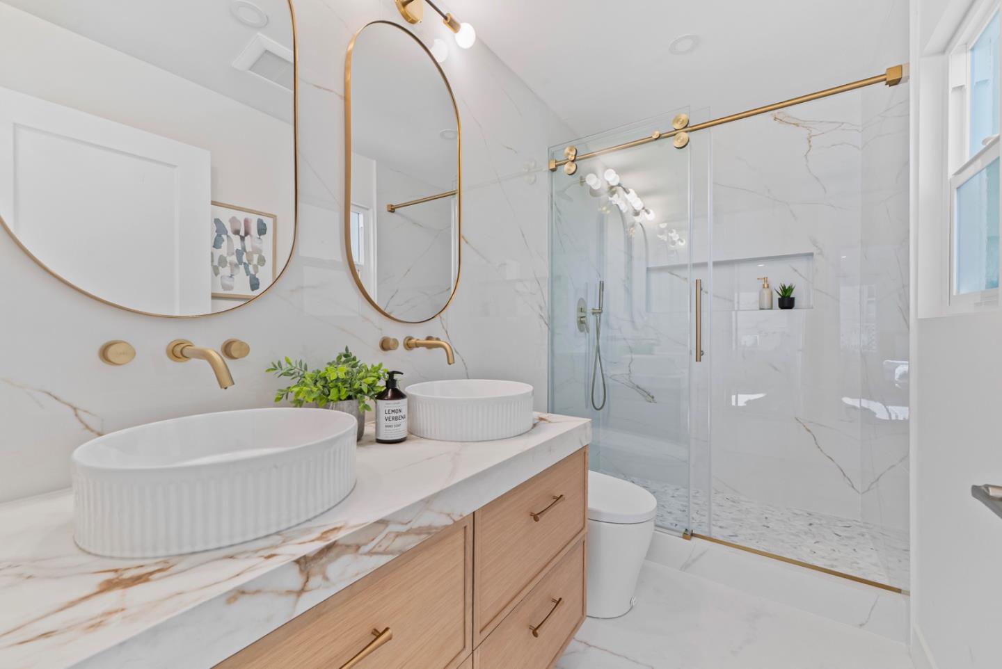 Detail Gallery Image 18 of 48 For 373 Oakview Dr, San Carlos,  CA 94070 - 4 Beds | 3 Baths