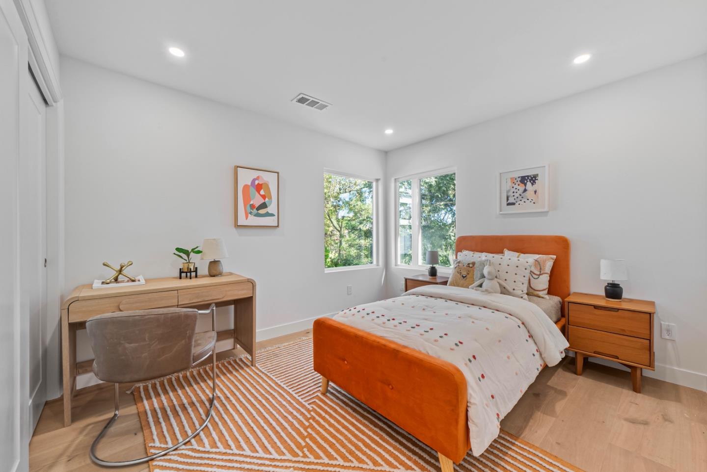 Detail Gallery Image 20 of 48 For 373 Oakview Dr, San Carlos,  CA 94070 - 4 Beds | 3 Baths