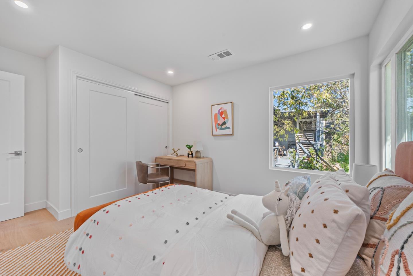 Detail Gallery Image 21 of 48 For 373 Oakview Dr, San Carlos,  CA 94070 - 4 Beds | 3 Baths