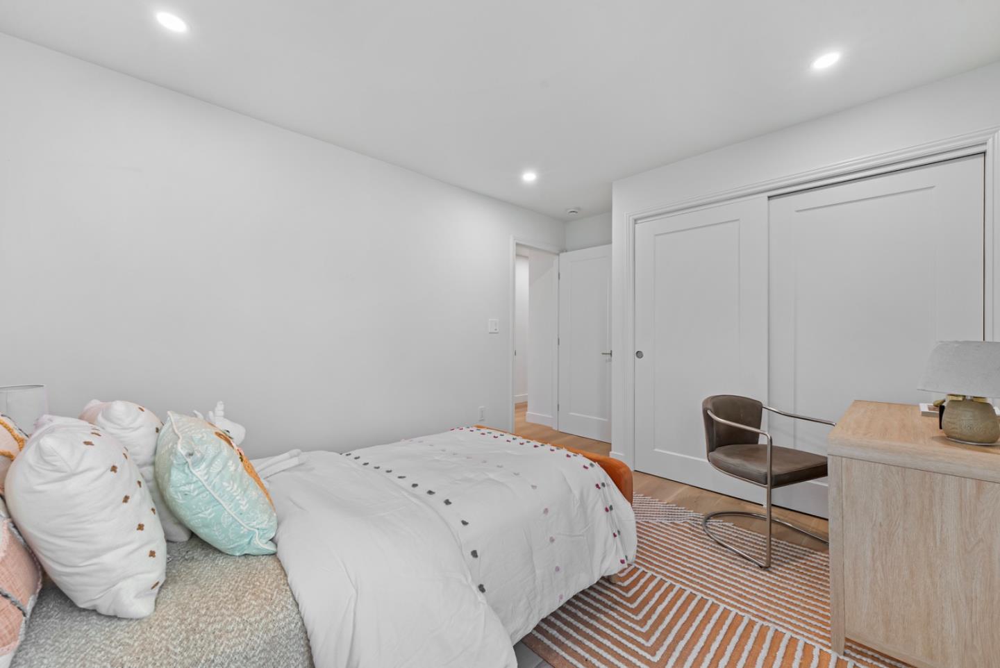 Detail Gallery Image 22 of 48 For 373 Oakview Dr, San Carlos,  CA 94070 - 4 Beds | 3 Baths