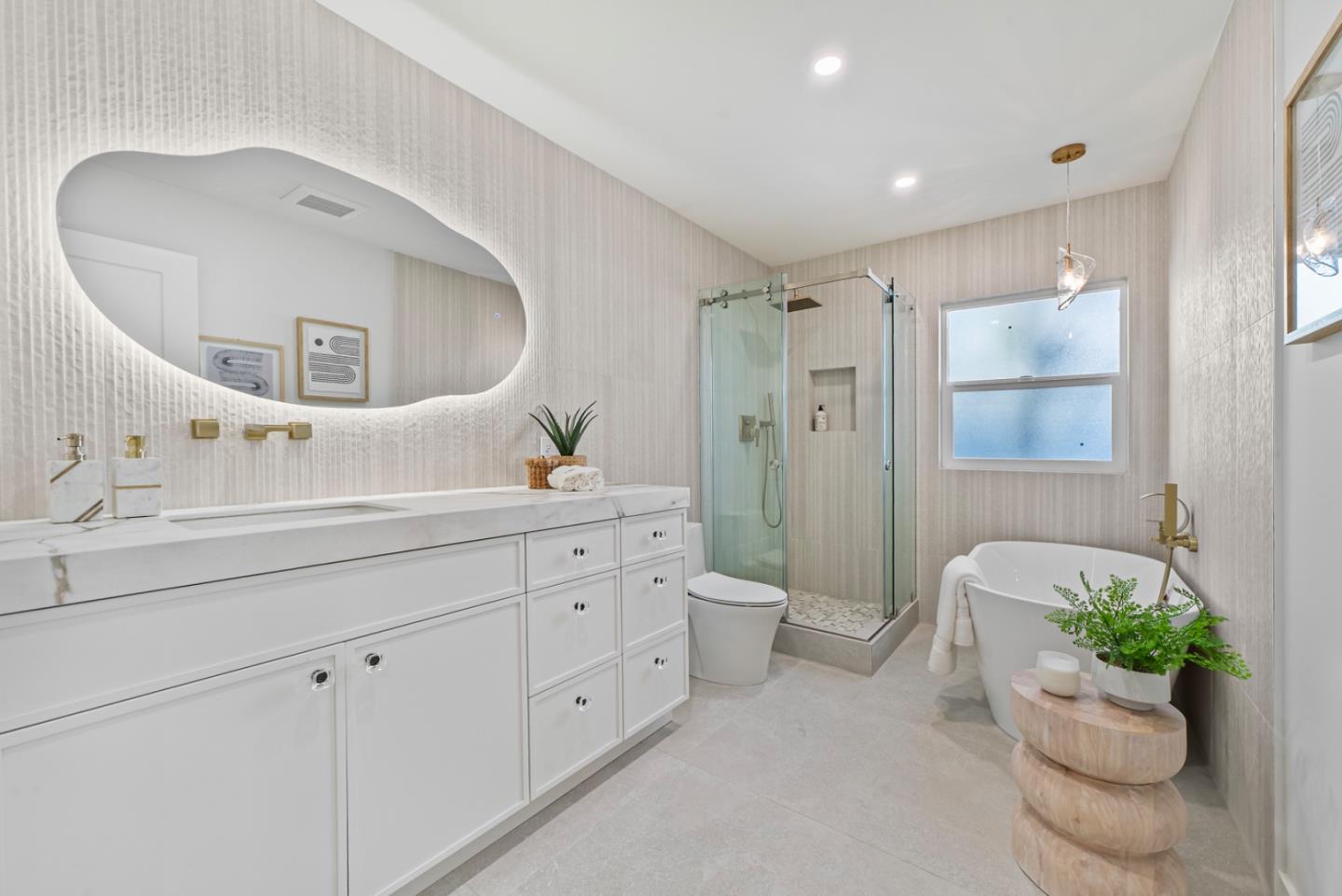 Detail Gallery Image 23 of 48 For 373 Oakview Dr, San Carlos,  CA 94070 - 4 Beds | 3 Baths