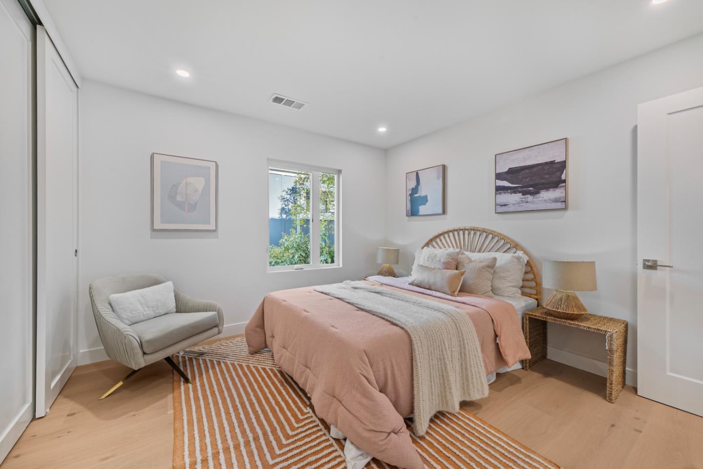 Detail Gallery Image 27 of 48 For 373 Oakview Dr, San Carlos,  CA 94070 - 4 Beds | 3 Baths