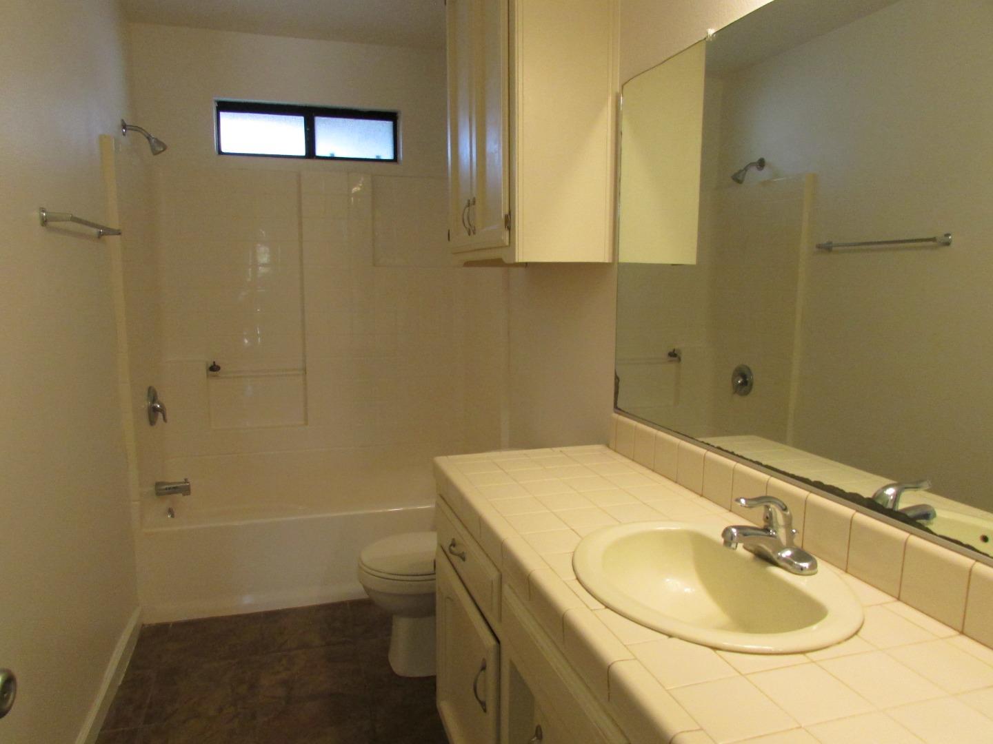 Detail Gallery Image 10 of 26 For 1716 Wade Dr, Paso Robles,  CA 93446 - 3 Beds | 2 Baths