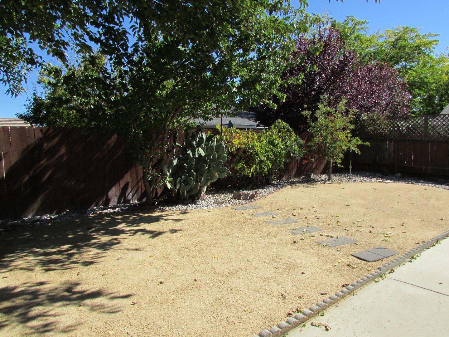 Detail Gallery Image 19 of 26 For 1716 Wade Dr, Paso Robles,  CA 93446 - 3 Beds | 2 Baths