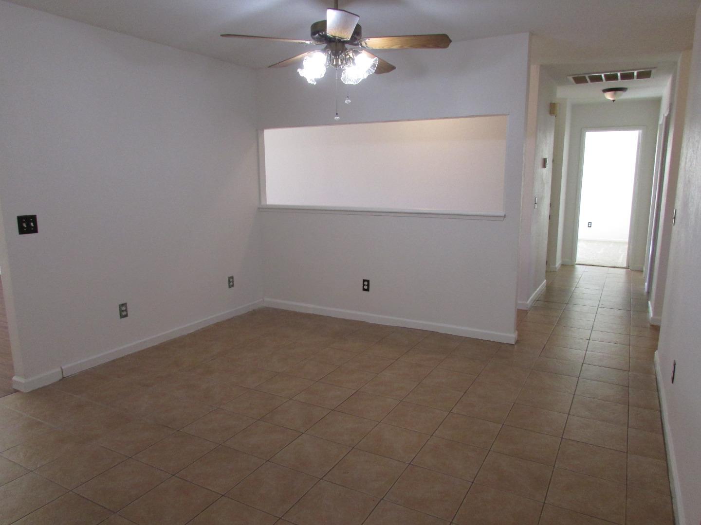 Detail Gallery Image 5 of 26 For 1716 Wade Dr, Paso Robles,  CA 93446 - 3 Beds | 2 Baths