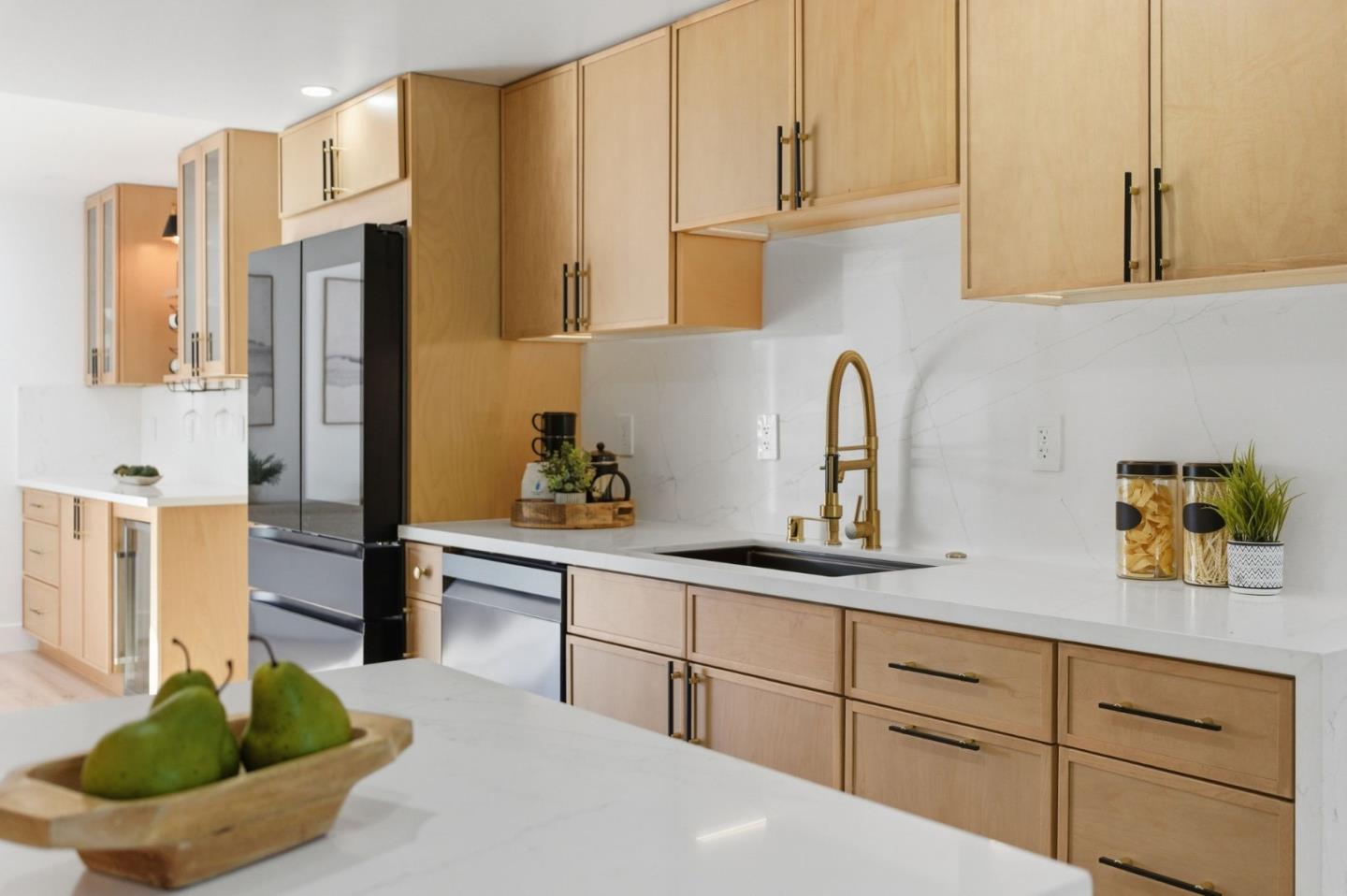 Detail Gallery Image 16 of 48 For 932 Ormonde Dr, Mountain View,  CA 94043 - 4 Beds | 2/1 Baths