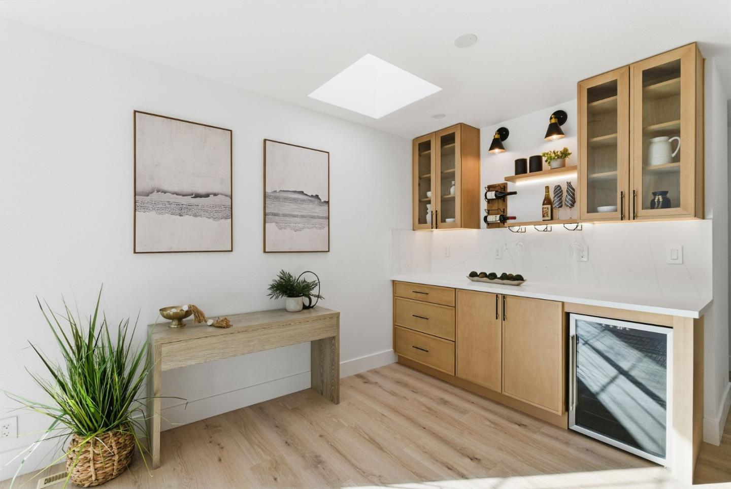 Detail Gallery Image 18 of 48 For 932 Ormonde Dr, Mountain View,  CA 94043 - 4 Beds | 2/1 Baths