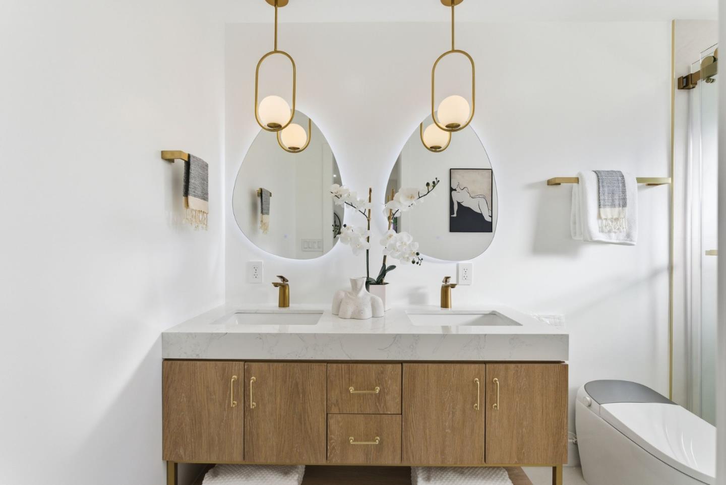 Detail Gallery Image 21 of 48 For 932 Ormonde Dr, Mountain View,  CA 94043 - 4 Beds | 2/1 Baths