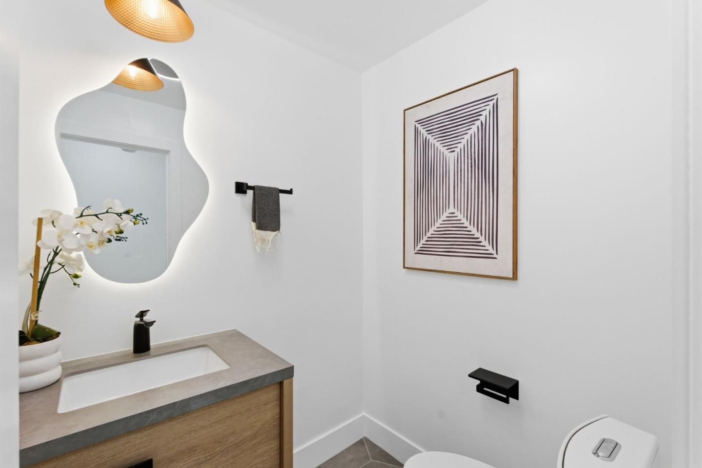 Detail Gallery Image 24 of 48 For 932 Ormonde Dr, Mountain View,  CA 94043 - 4 Beds | 2/1 Baths