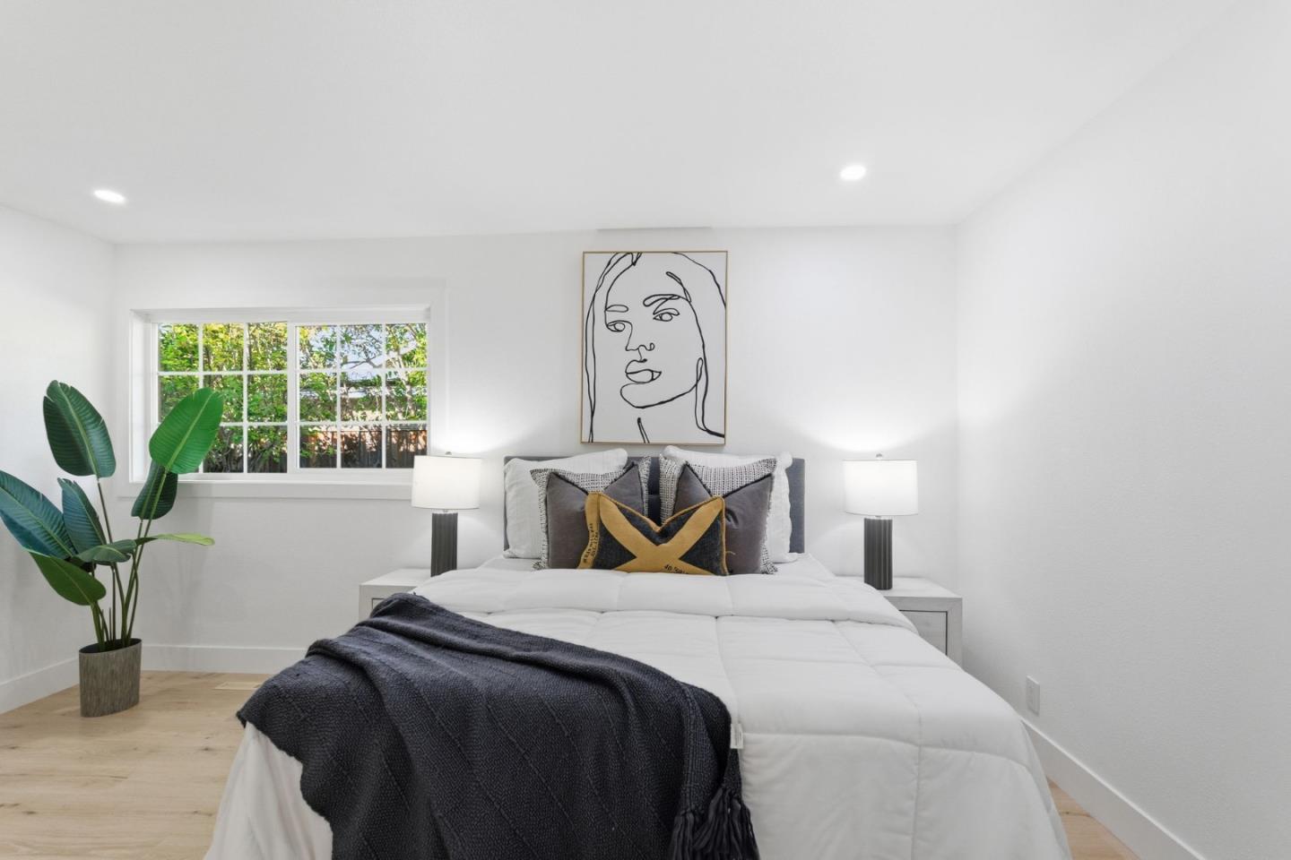 Detail Gallery Image 25 of 48 For 932 Ormonde Dr, Mountain View,  CA 94043 - 4 Beds | 2/1 Baths