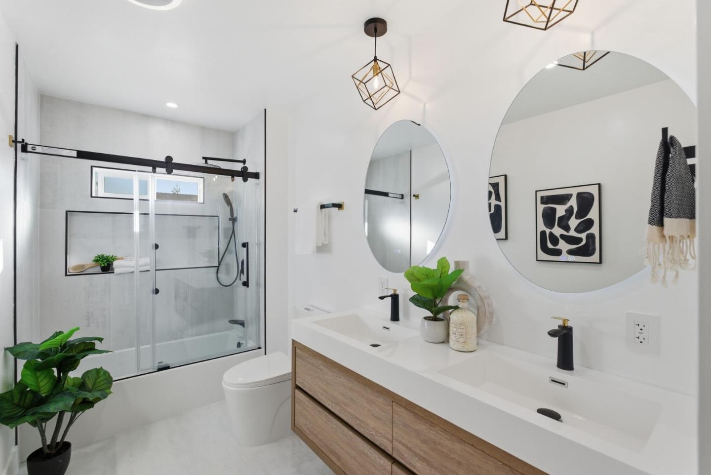 Detail Gallery Image 26 of 48 For 932 Ormonde Dr, Mountain View,  CA 94043 - 4 Beds | 2/1 Baths