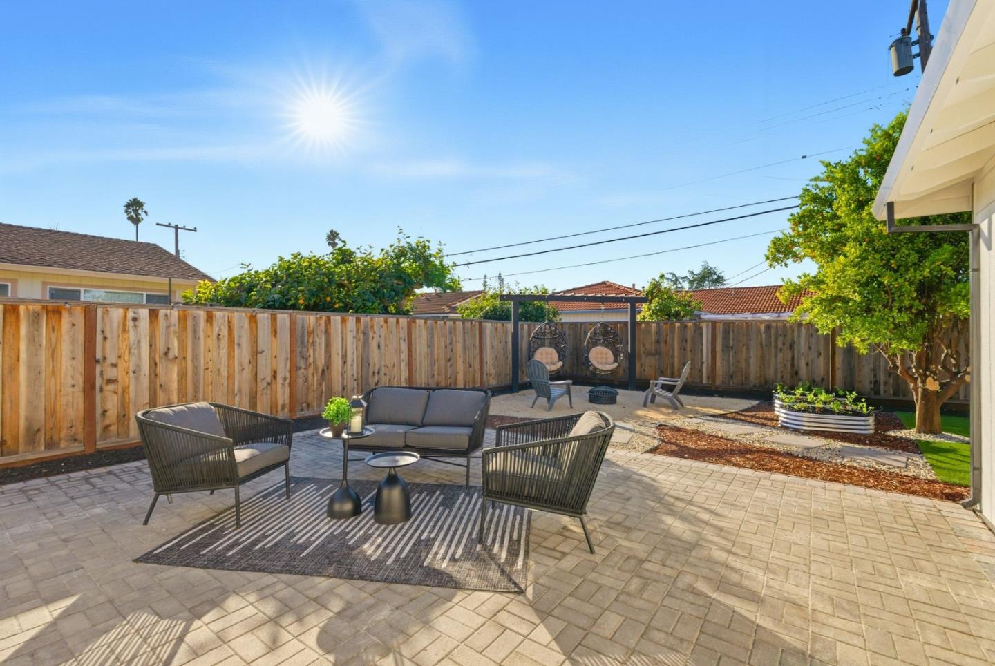 Detail Gallery Image 37 of 48 For 932 Ormonde Dr, Mountain View,  CA 94043 - 4 Beds | 2/1 Baths