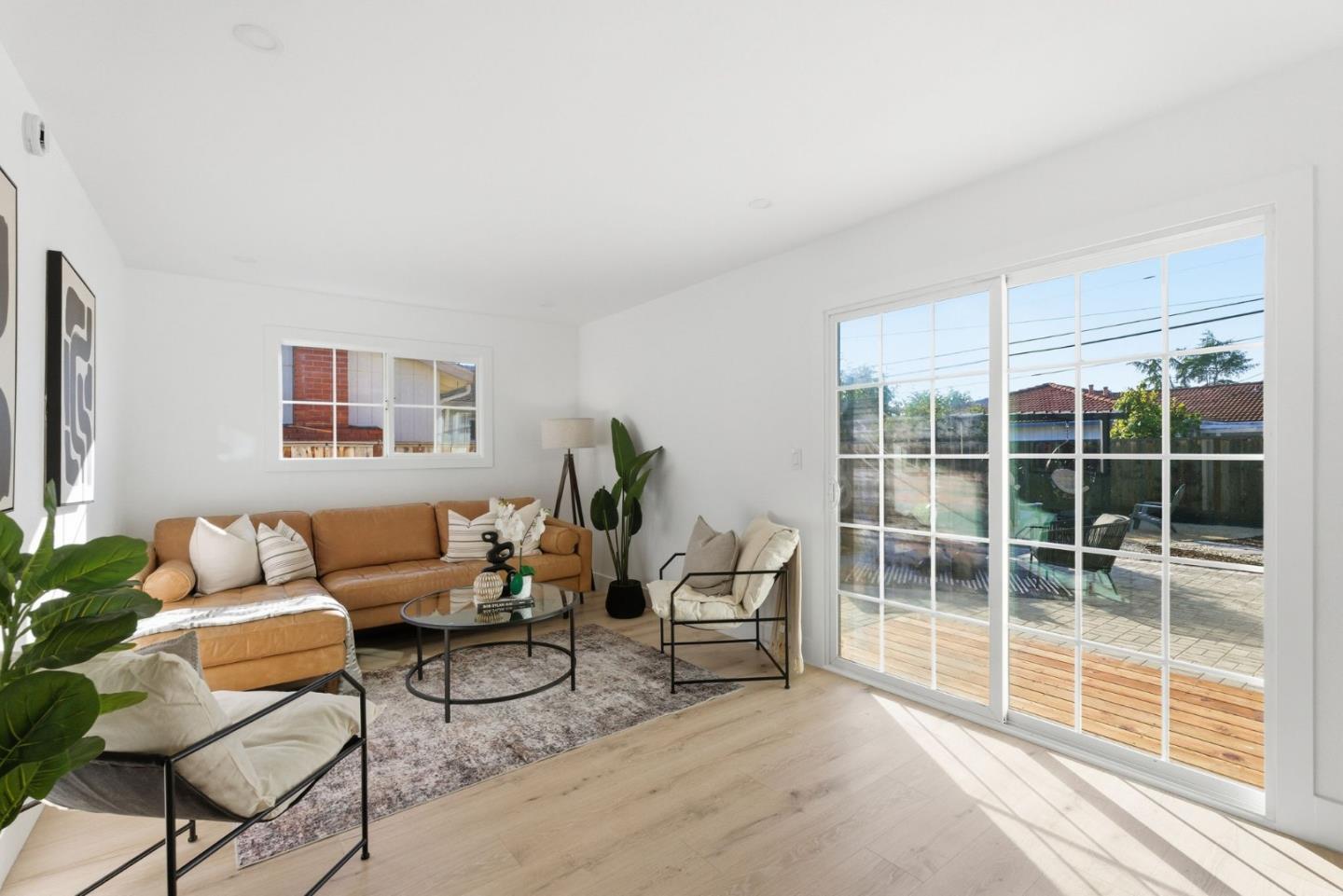 Detail Gallery Image 7 of 48 For 932 Ormonde Dr, Mountain View,  CA 94043 - 4 Beds | 2/1 Baths