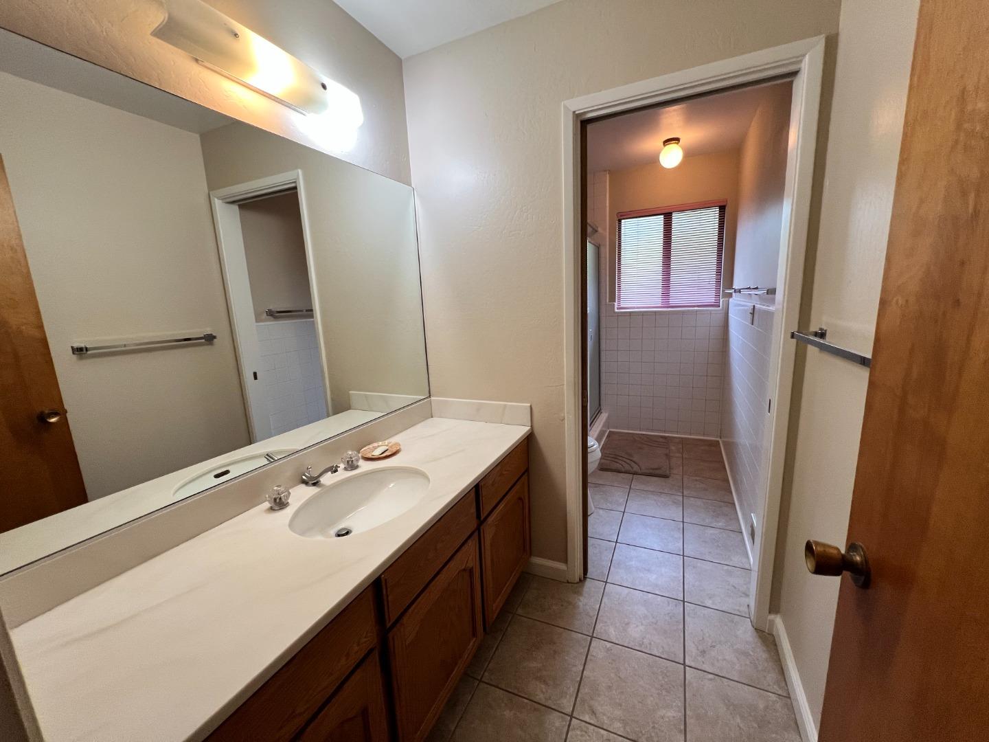 Detail Gallery Image 17 of 28 For 701 Christine Dr, Palo Alto,  CA 94303 - 3 Beds | 3 Baths