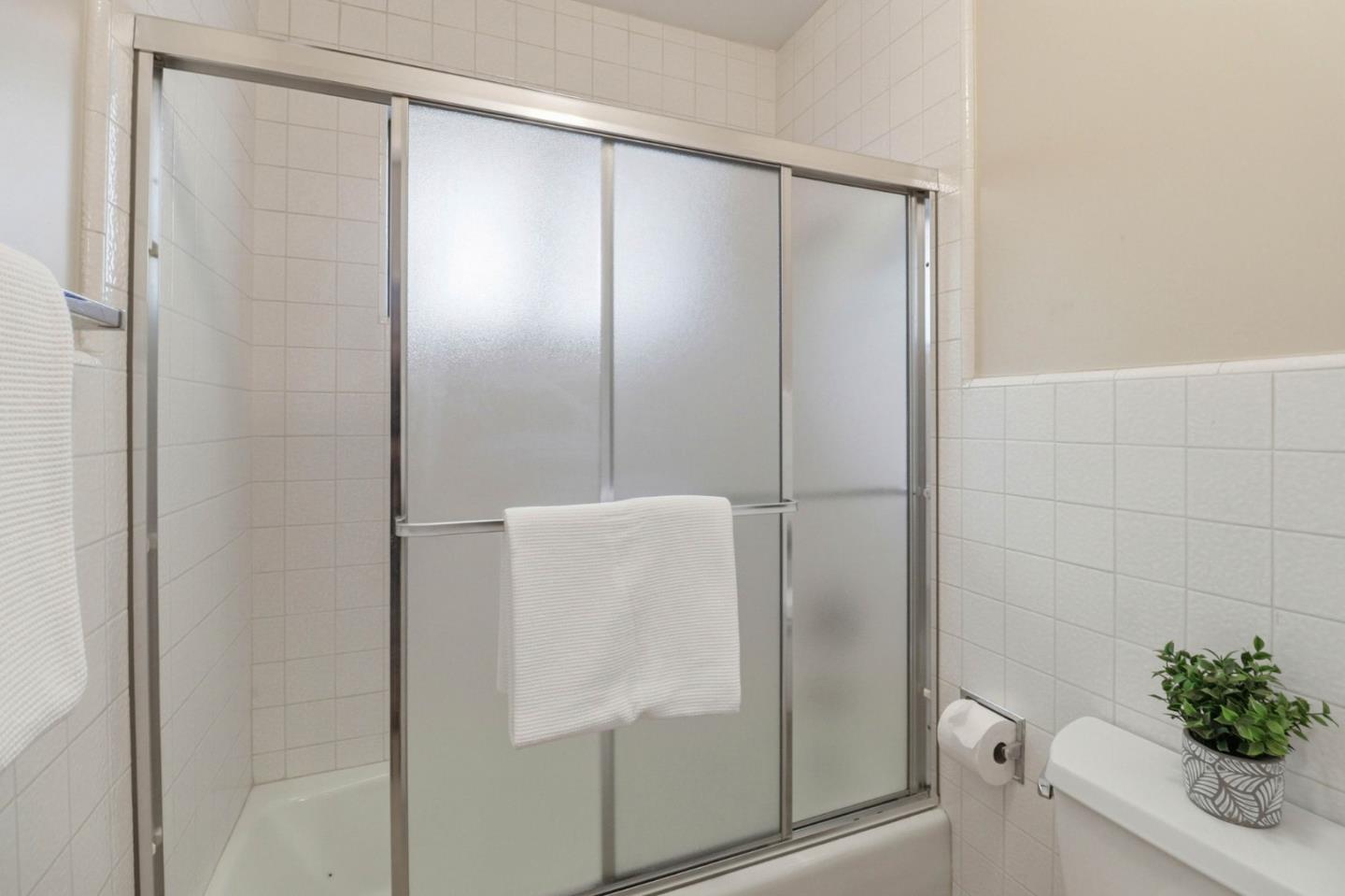 Detail Gallery Image 34 of 50 For 701 Christine Dr, Palo Alto,  CA 94303 - 3 Beds | 3 Baths