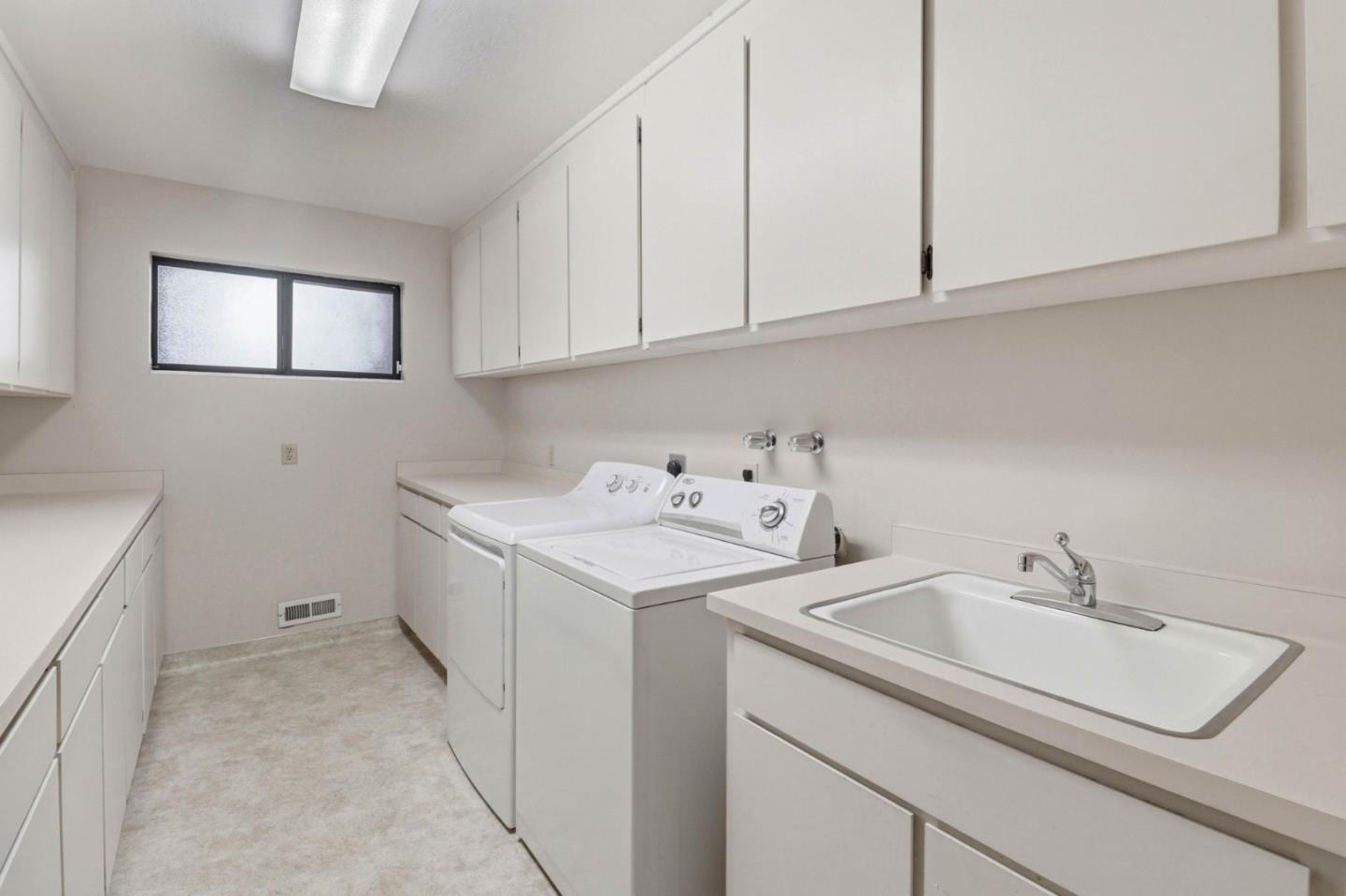 Detail Gallery Image 42 of 50 For 701 Christine Dr, Palo Alto,  CA 94303 - 3 Beds | 3 Baths