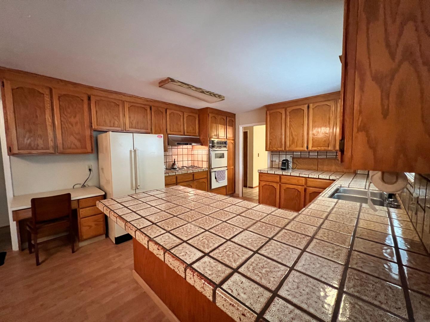 Detail Gallery Image 9 of 28 For 701 Christine Dr, Palo Alto,  CA 94303 - 3 Beds | 3 Baths