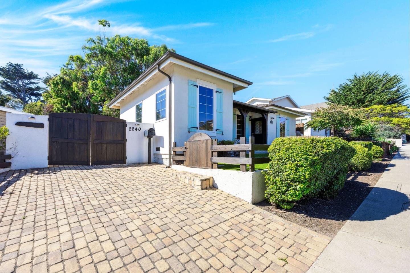 Detail Gallery Image 2 of 35 For 2240 Francisco Blvd, Pacifica,  CA 94044 - 2 Beds | 2 Baths