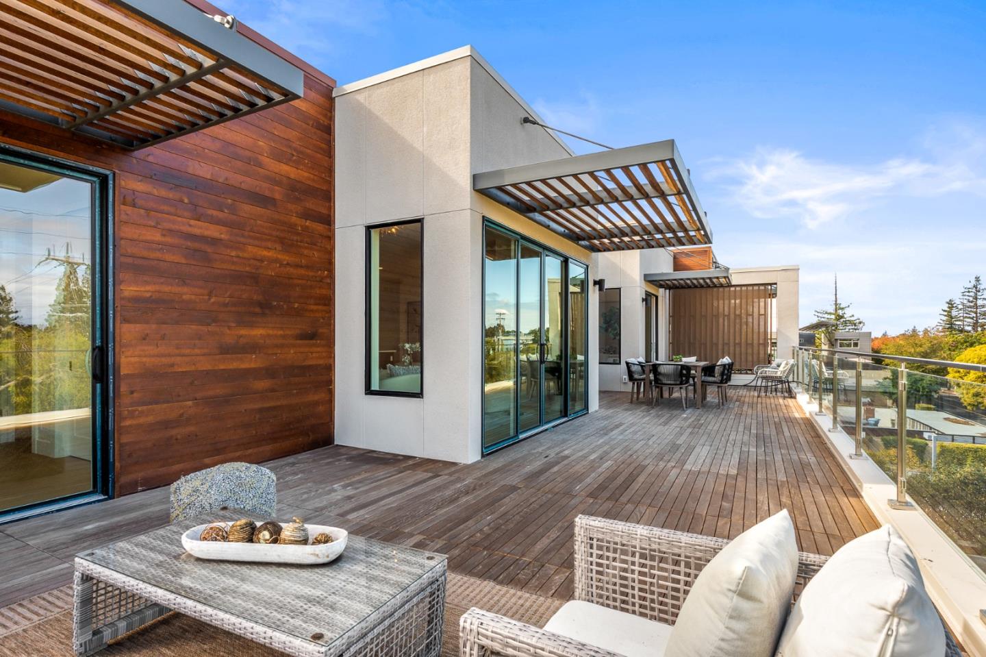 Detail Gallery Image 2 of 35 For 4115 El Camino Real #332,  Palo Alto,  CA 94306 - 3 Beds | 2/1 Baths