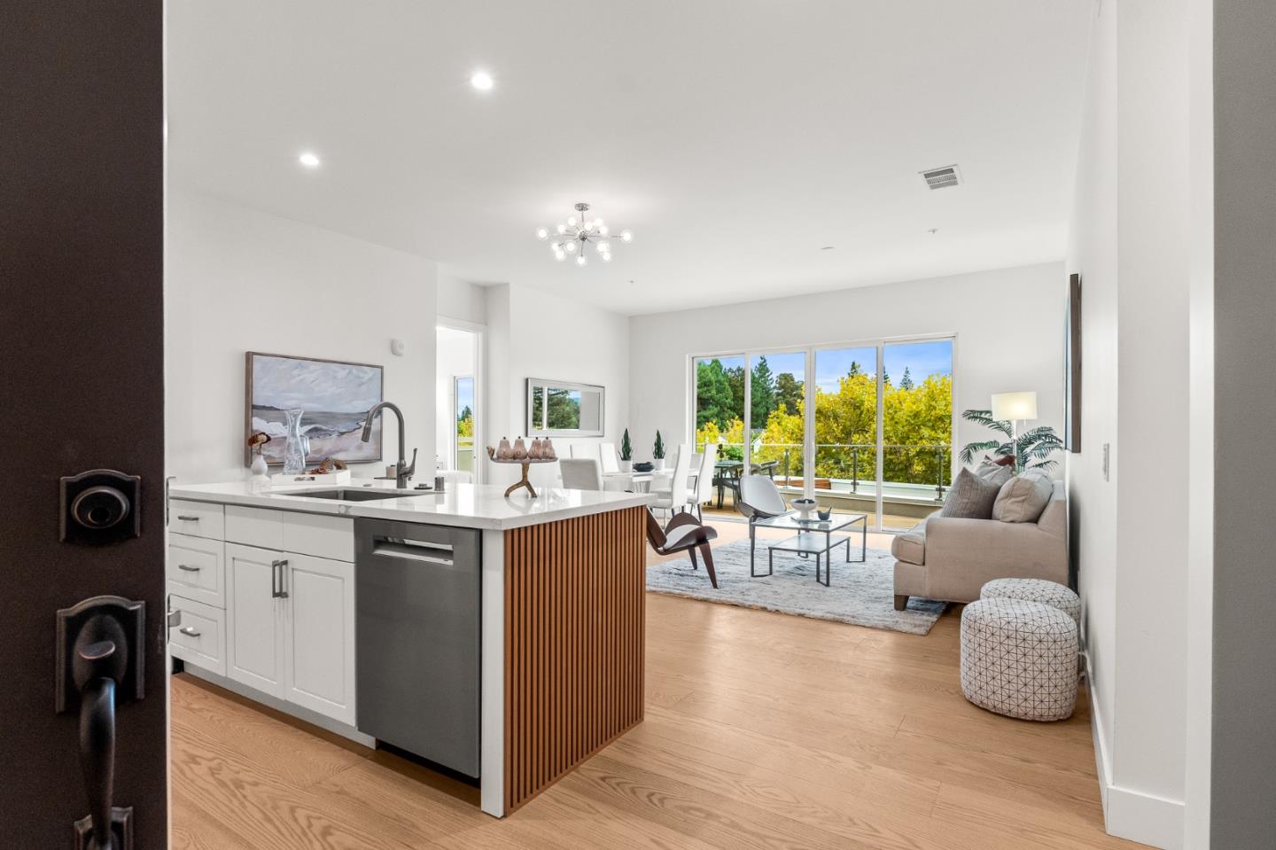 Detail Gallery Image 4 of 33 For 4115 El Camino Real #333,  Palo Alto,  CA 94306 - 3 Beds | 2/1 Baths