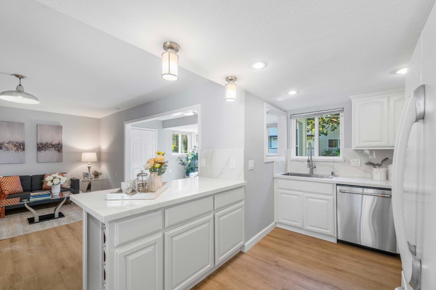 Detail Gallery Image 8 of 20 For 14225 Lora Dr #56,  Los Gatos,  CA 95032 - 2 Beds | 1 Baths