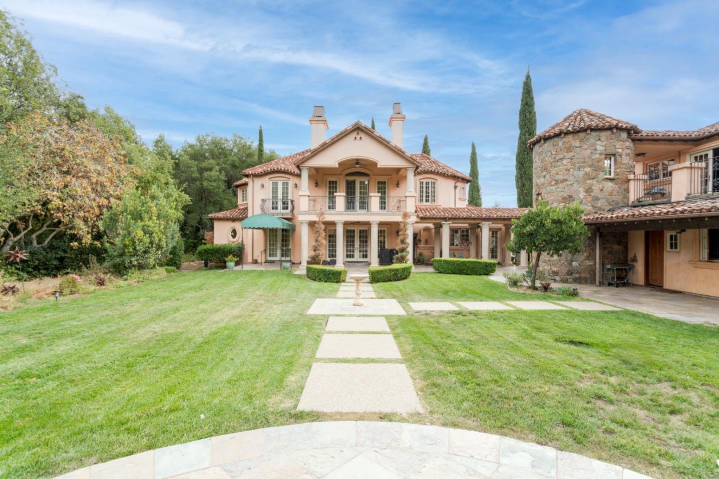 Detail Gallery Image 4 of 50 For 5371 Stonehurst Dr, Martinez,  CA 94553 - 5 Beds | 4/1 Baths