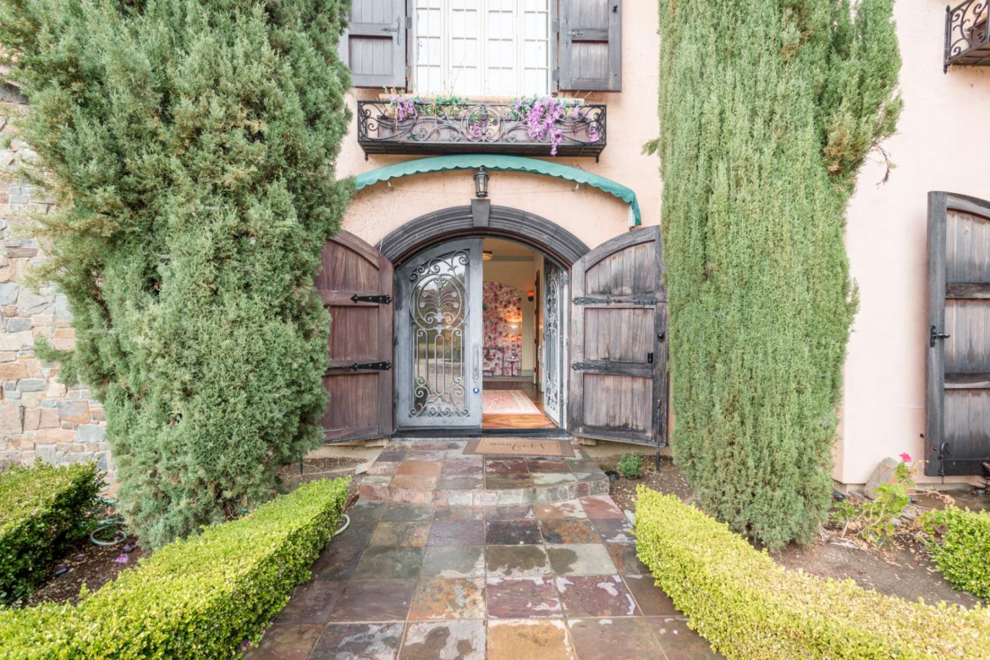 Detail Gallery Image 8 of 50 For 5371 Stonehurst Dr, Martinez,  CA 94553 - 5 Beds | 4/1 Baths