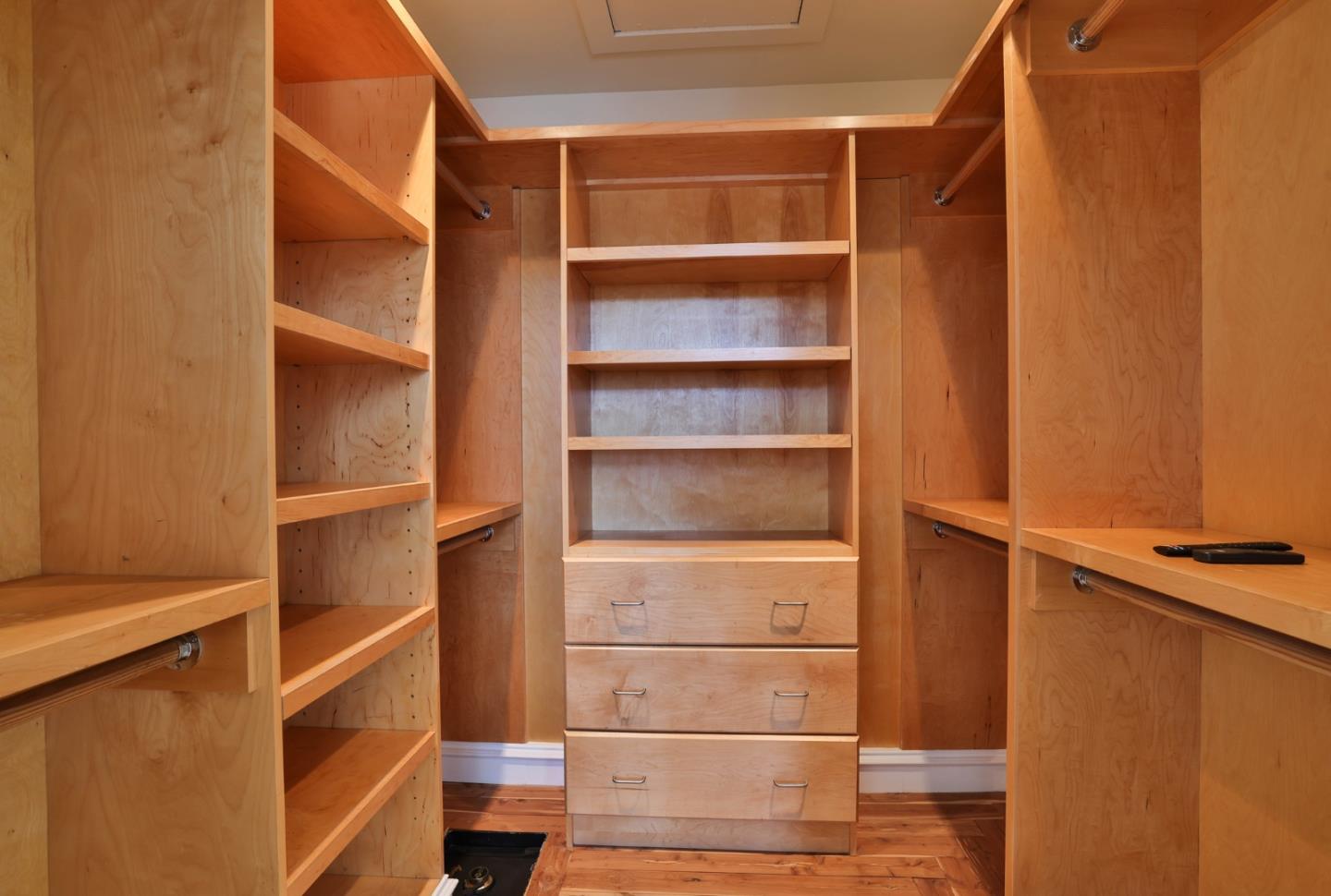 Detail Gallery Image 23 of 47 For 1870 Patio Dr, San Jose,  CA 95125 - 4 Beds | 3/1 Baths