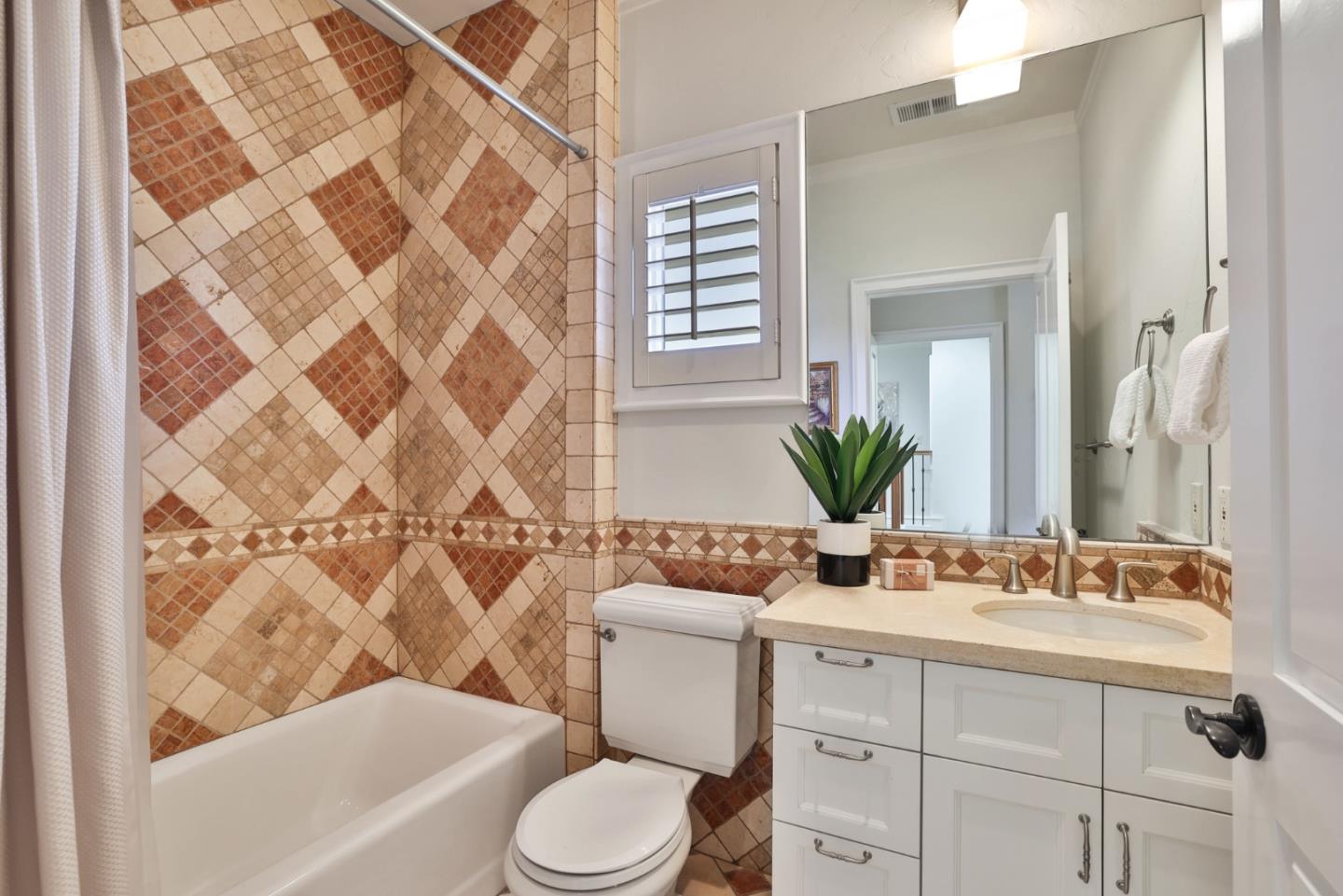 Detail Gallery Image 27 of 47 For 1870 Patio Dr, San Jose,  CA 95125 - 4 Beds | 3/1 Baths